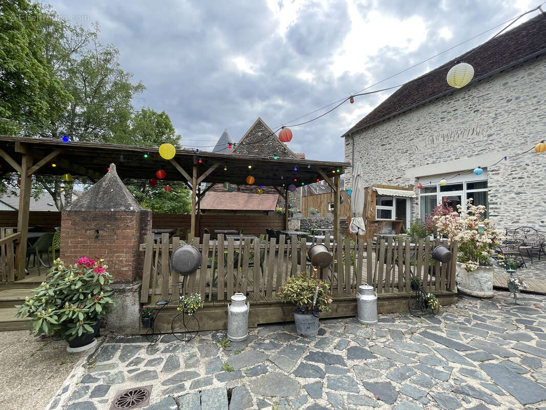 Commerce à FRESSELINES