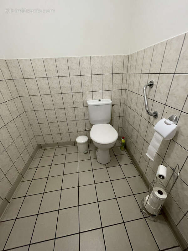 Commerce à FRESSELINES