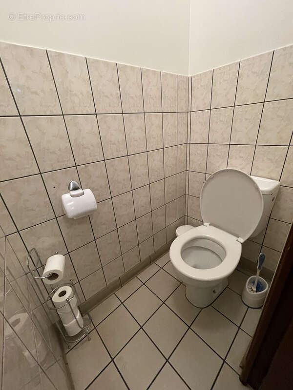 Commerce à FRESSELINES