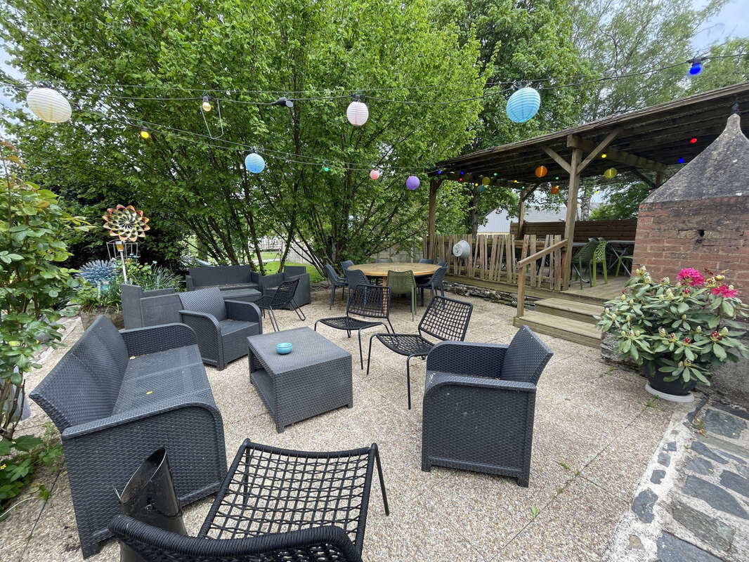 Commerce à FRESSELINES