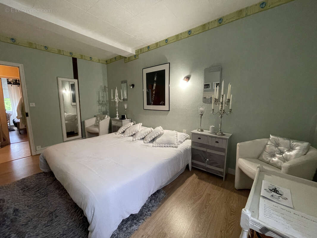 Commerce à FRESSELINES