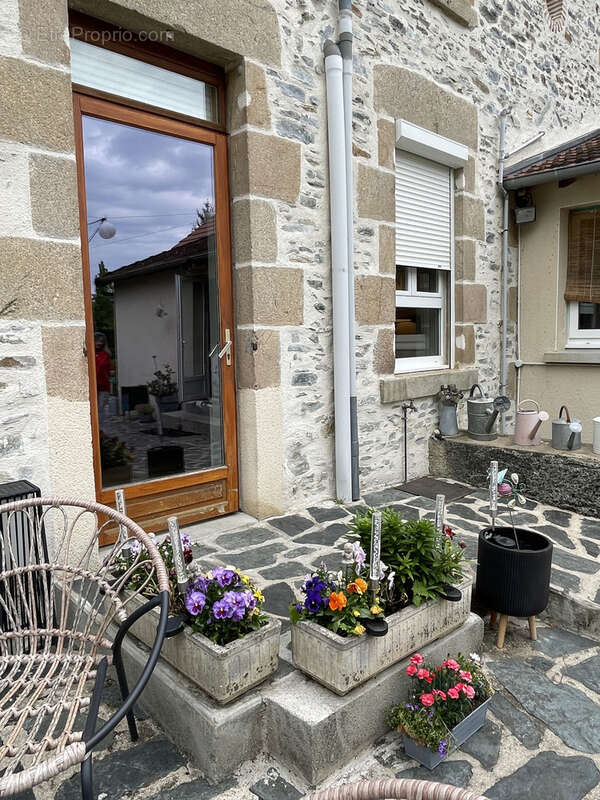 Commerce à FRESSELINES