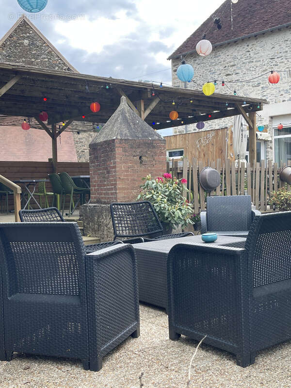 Commerce à FRESSELINES