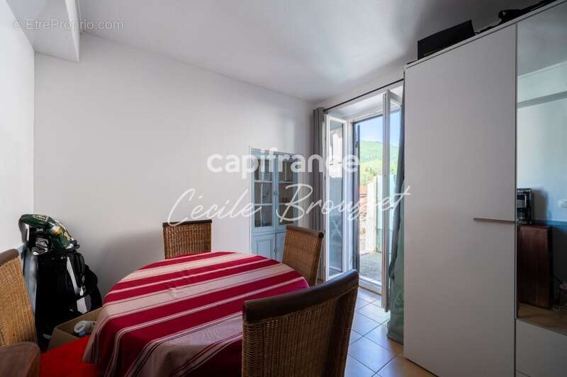 Maison à SAINT-LAURENT-DE-CERDANS