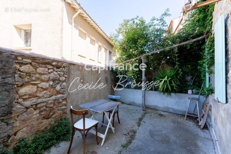 Maison à SAINT-LAURENT-DE-CERDANS