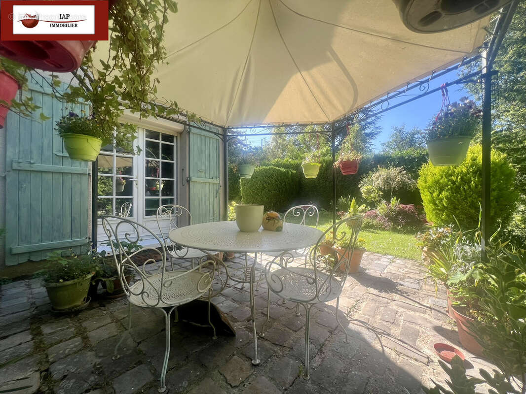 Maison à LES MESNULS