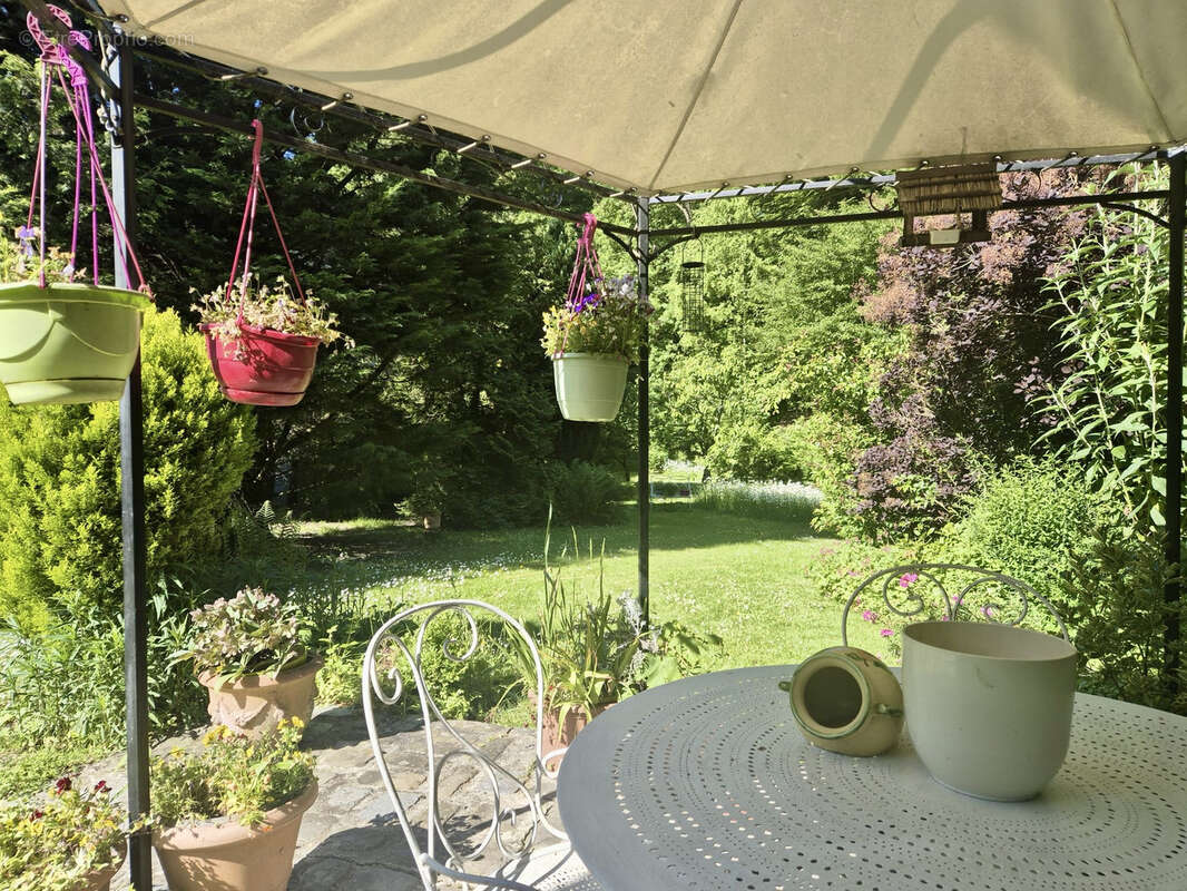 Maison à LES MESNULS