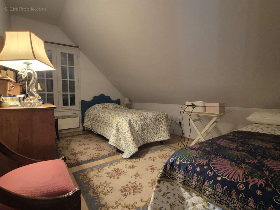 Maison à LES MESNULS