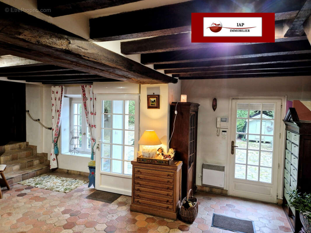 Maison à LES MESNULS