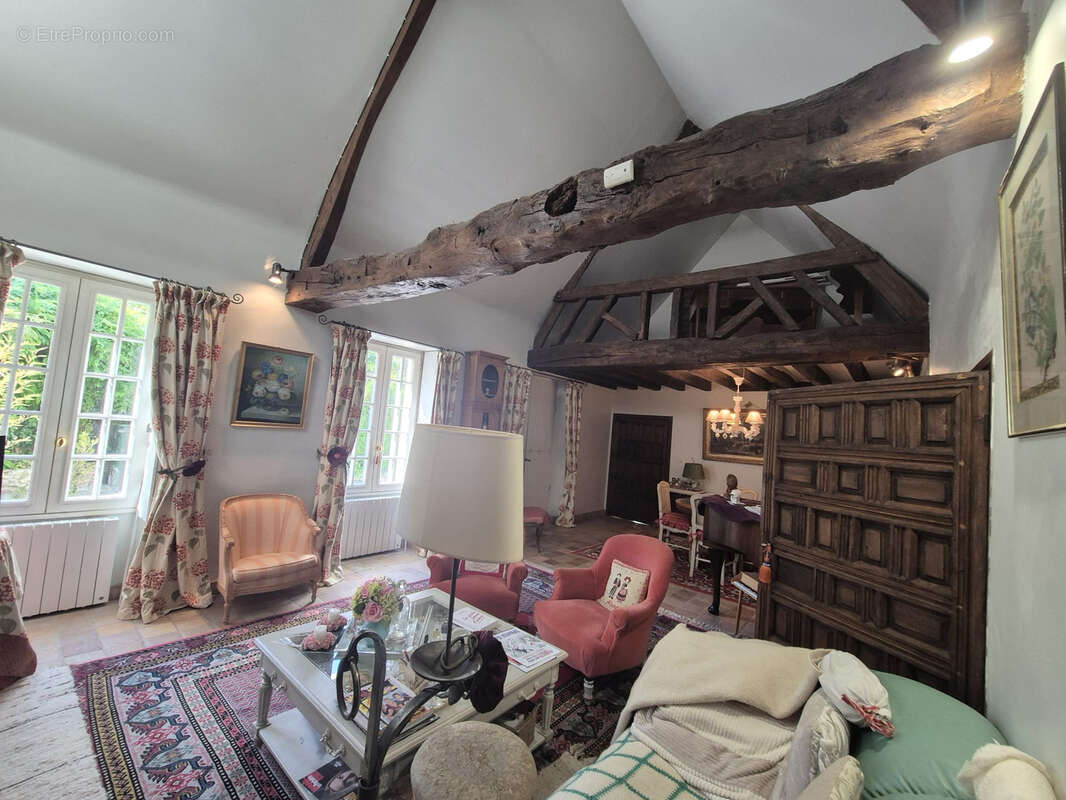 Maison à LES MESNULS