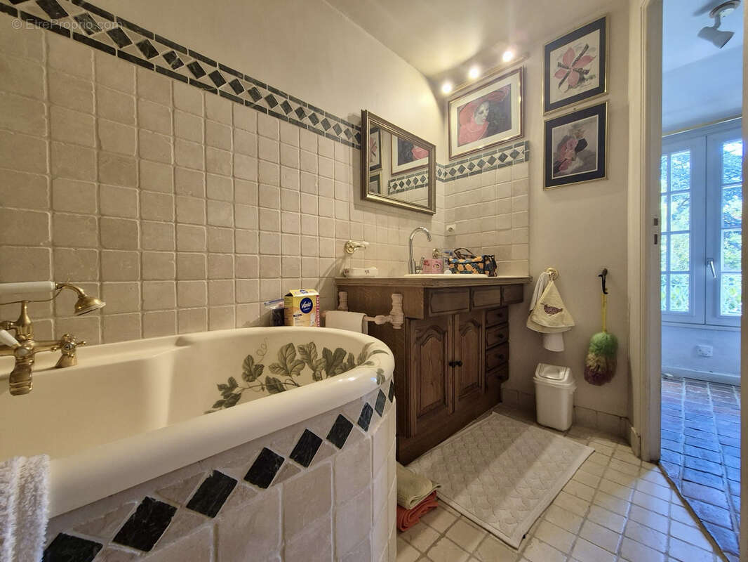 Maison à LES MESNULS