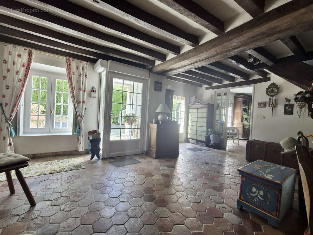 Maison à LES MESNULS