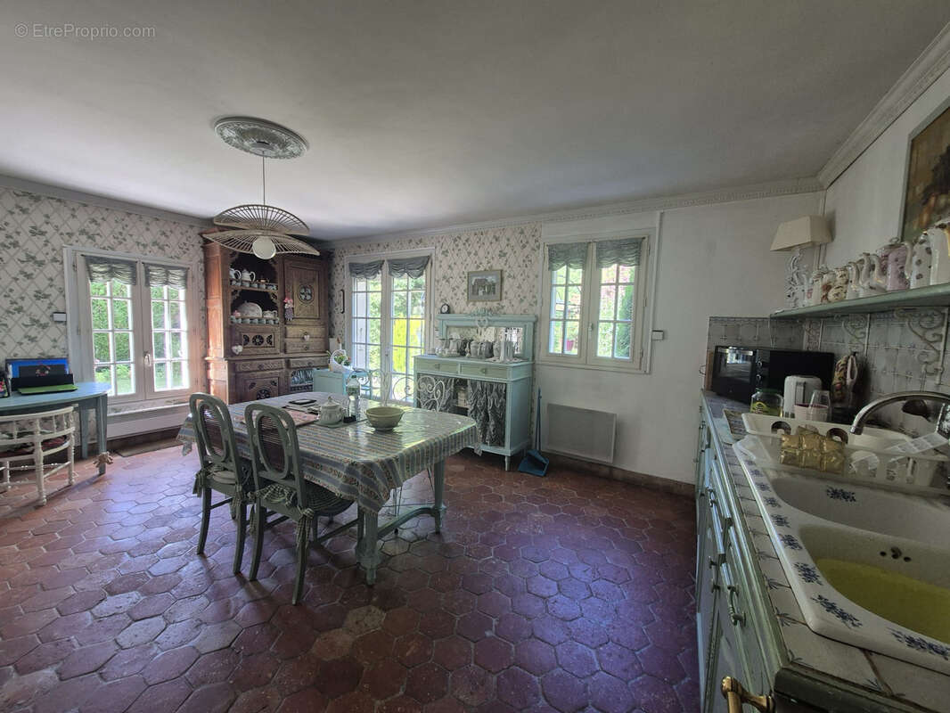 Maison à LES MESNULS