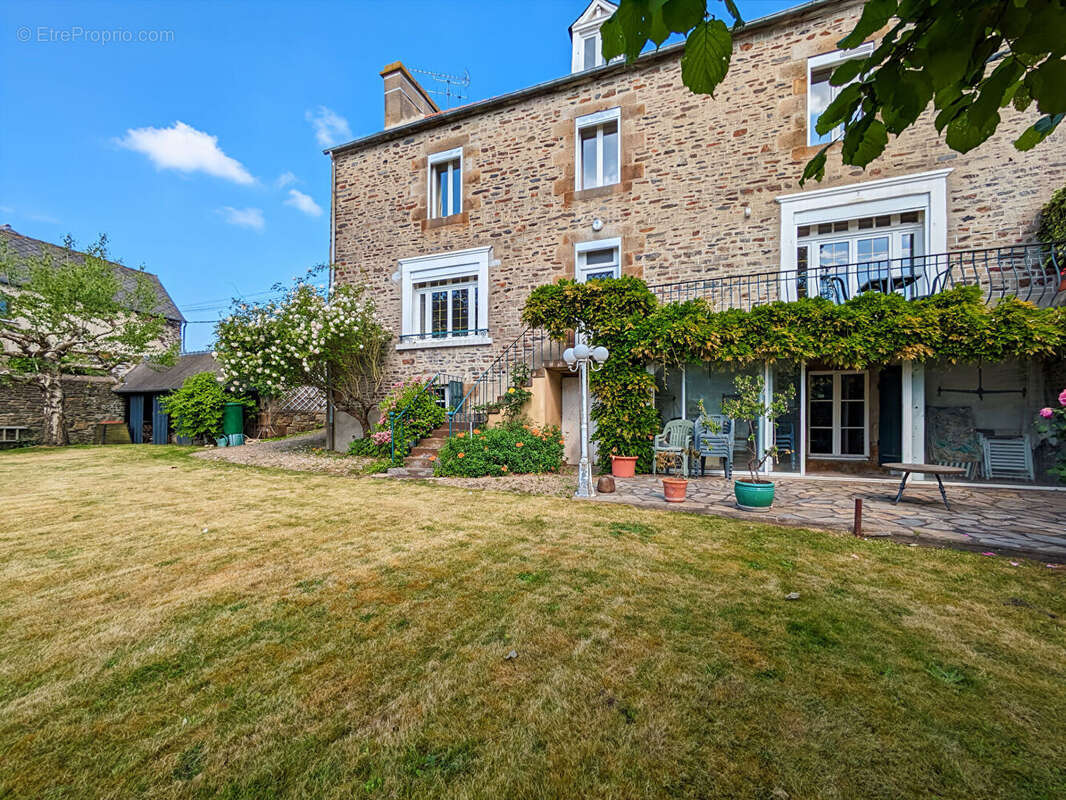 Maison à DOL-DE-BRETAGNE