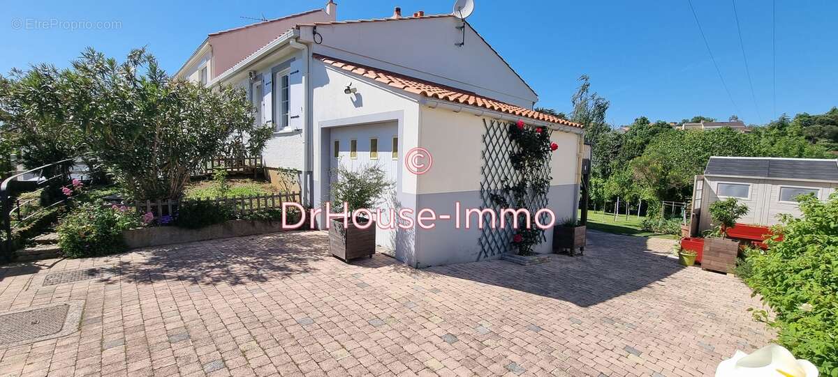 Maison à MAREUIL-SUR-LAY-DISSAIS