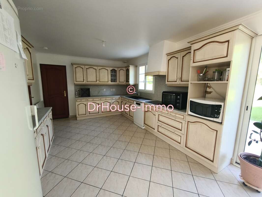 Maison à SAINT-JEAN-DE-LA-MOTTE