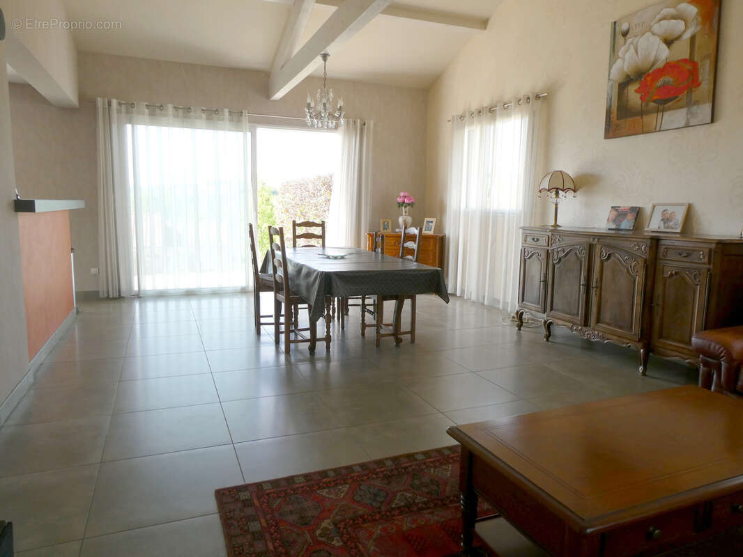 Maison à SAINT-LAURENT-DE-CHAMOUSSET