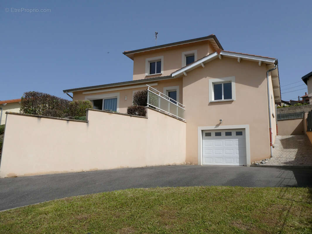 Maison à SAINT-LAURENT-DE-CHAMOUSSET