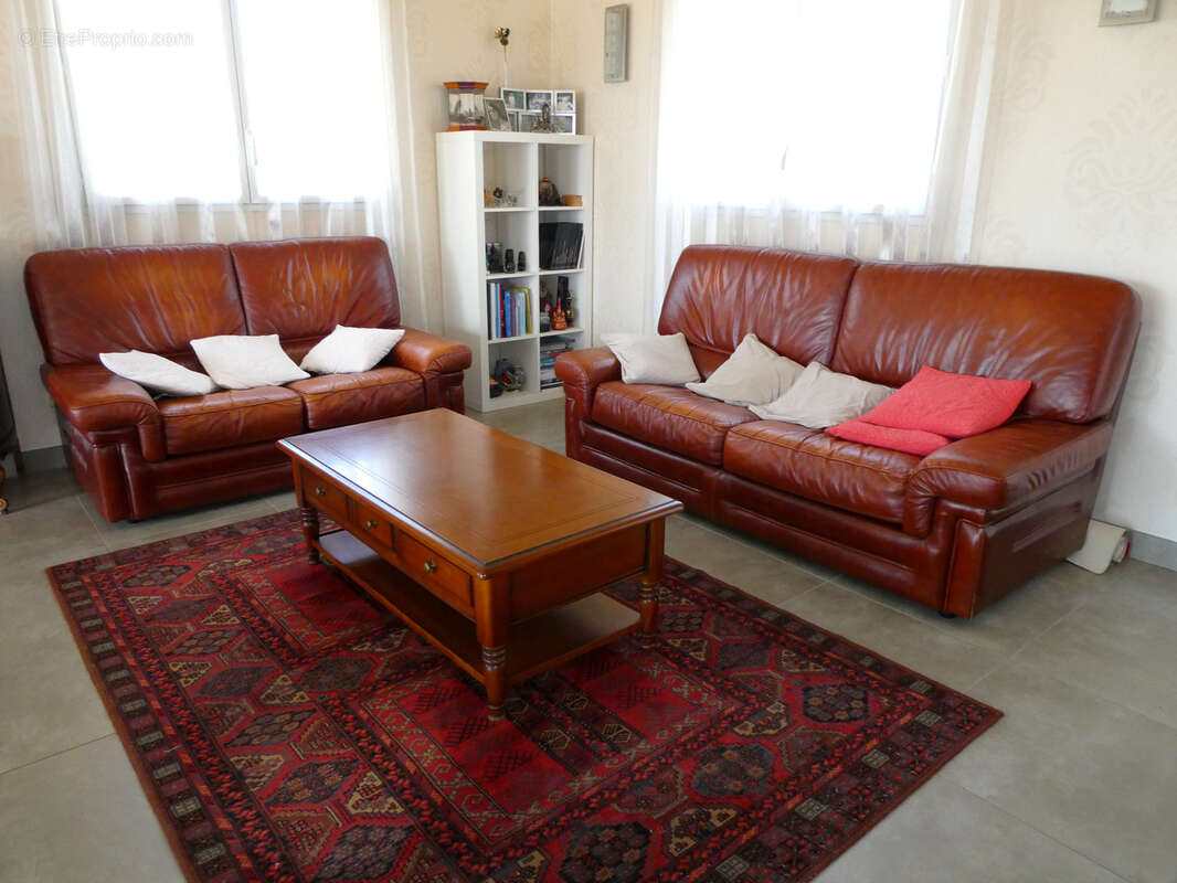 Maison à SAINT-LAURENT-DE-CHAMOUSSET