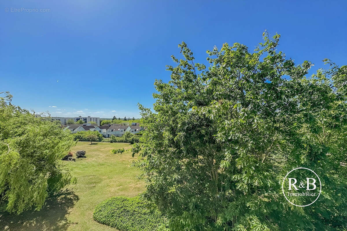 Appartement à LES CLAYES-SOUS-BOIS