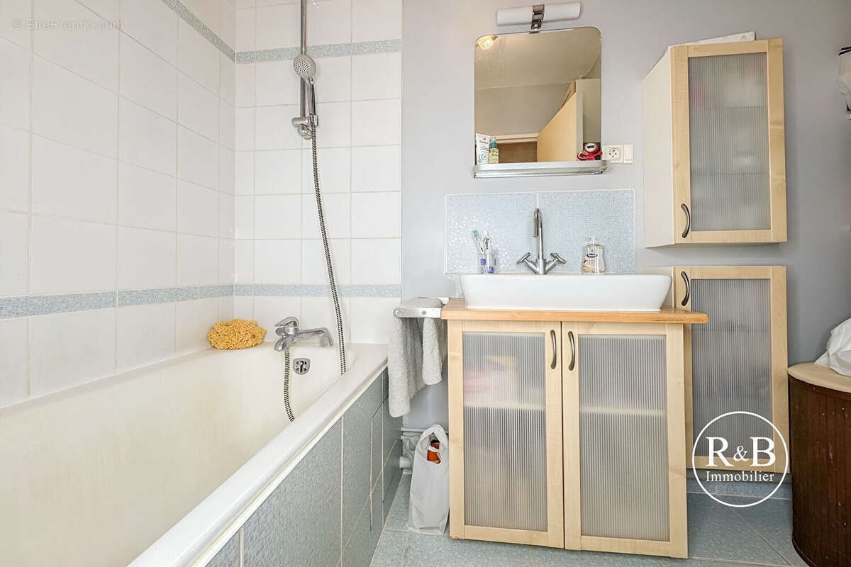 Appartement à LES CLAYES-SOUS-BOIS