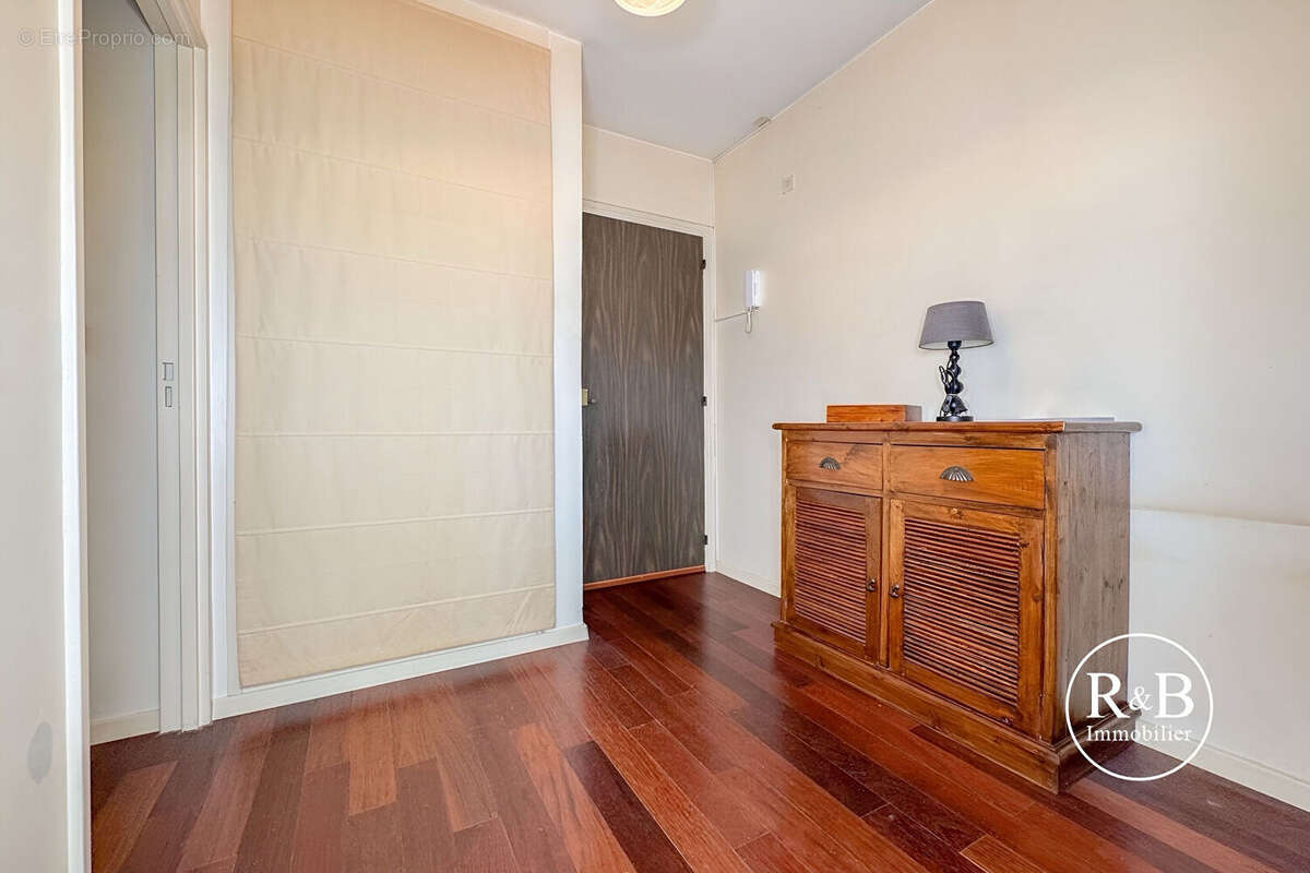 Appartement à LES CLAYES-SOUS-BOIS