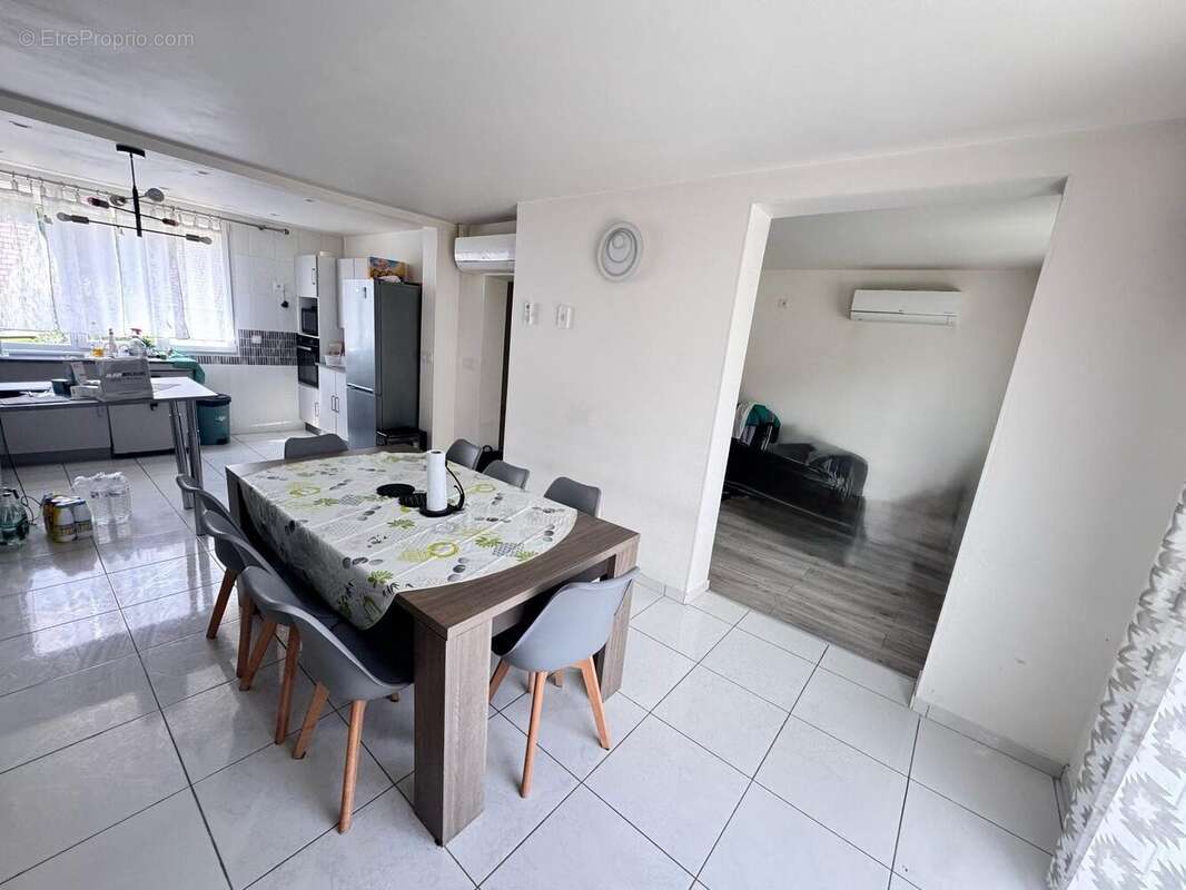 Maison à VIC-SUR-AISNE