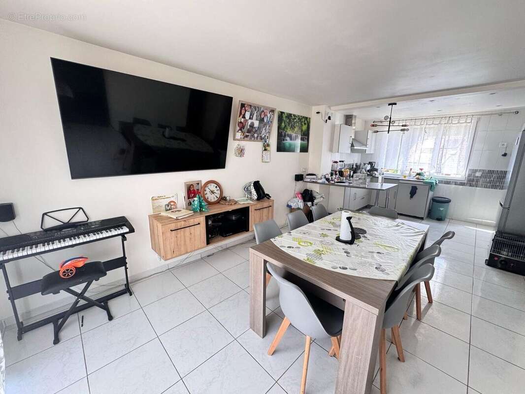 Maison à VIC-SUR-AISNE