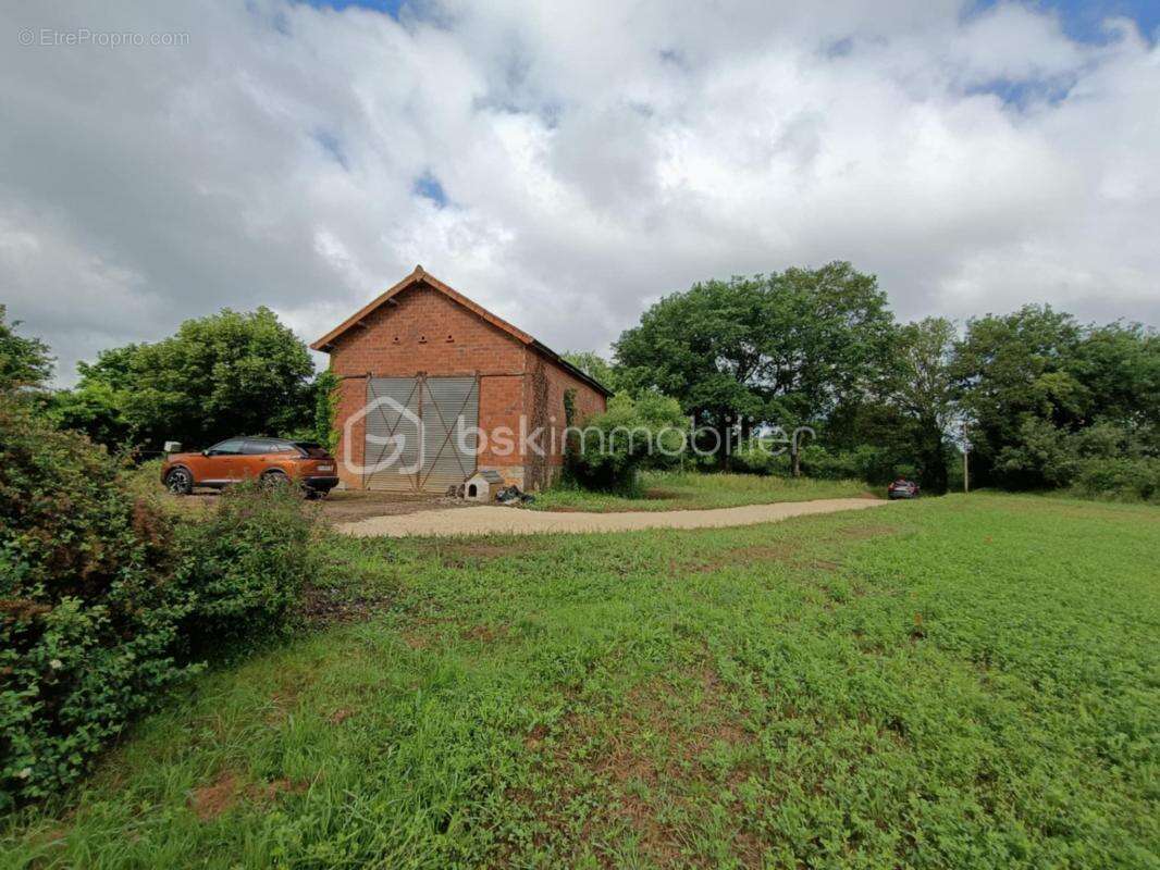 Maison à LE BUISSON-DE-CADOUIN