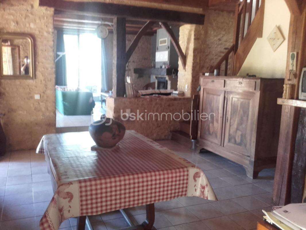 Maison à LE BUISSON-DE-CADOUIN