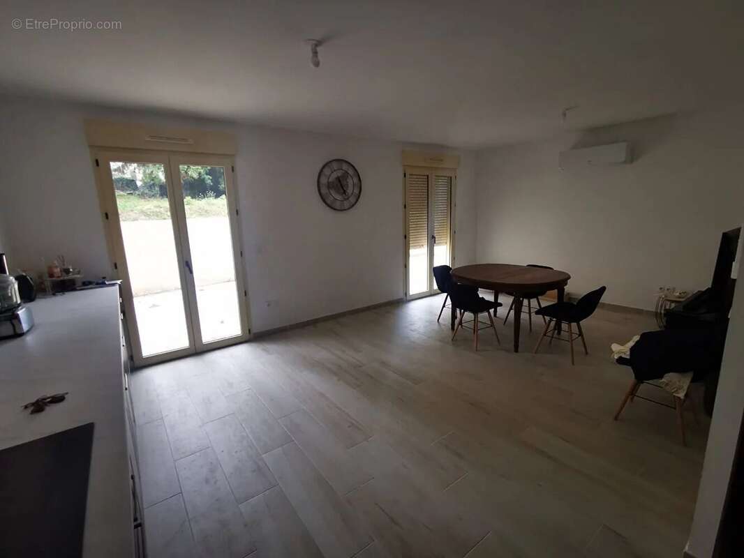 Maison à MONDONVILLE-SAINT-JEAN