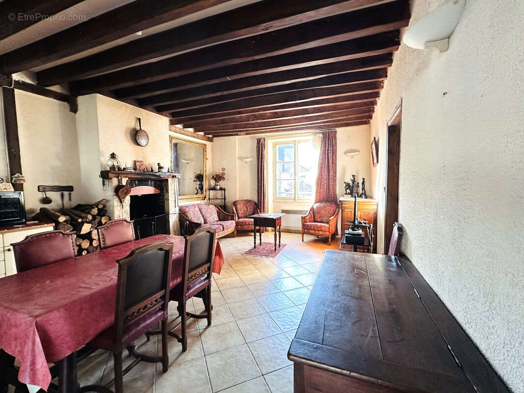 Maison à AUNAY-SOUS-AUNEAU