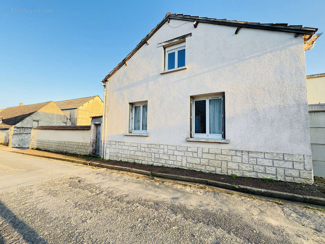 Maison à AUNEAU