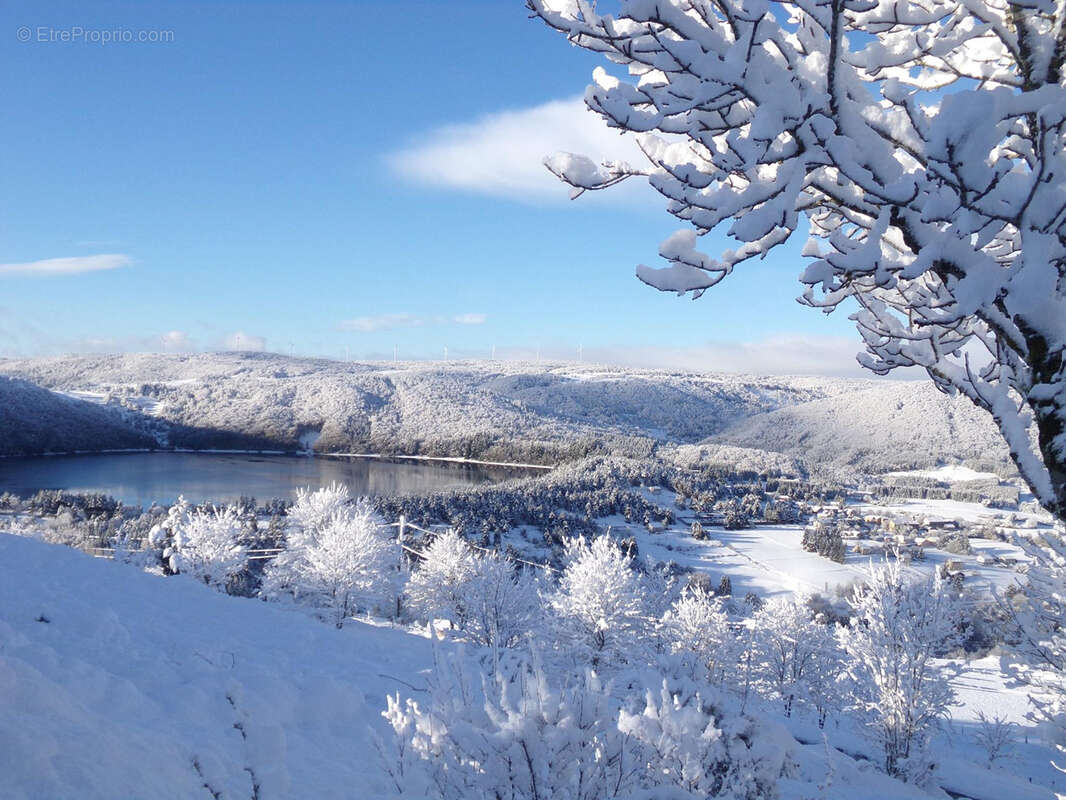 Maison à LE LAC-D&#039;ISSARLES