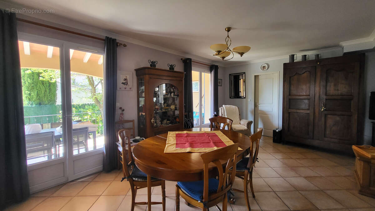 Maison à LA CALMETTE