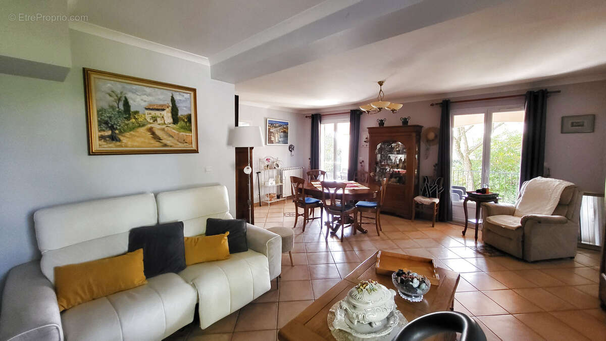 Maison à LA CALMETTE