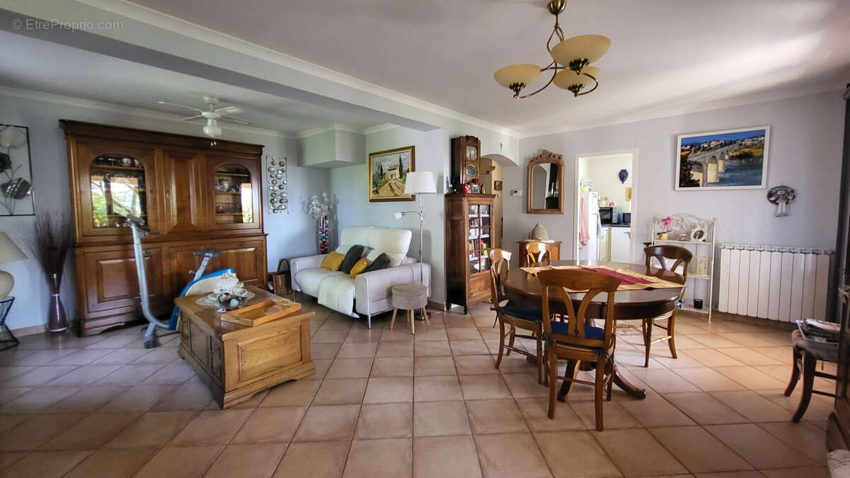 Maison à LA CALMETTE