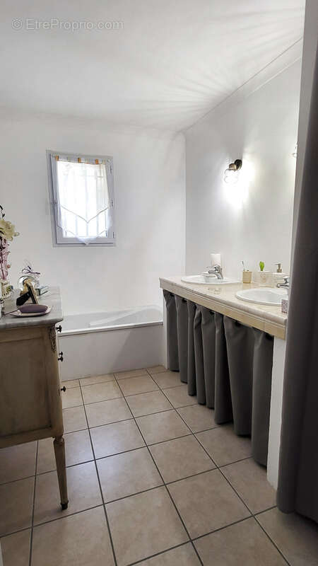 Maison à LA CALMETTE