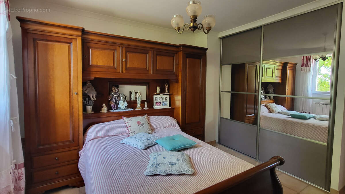 Maison à LA CALMETTE