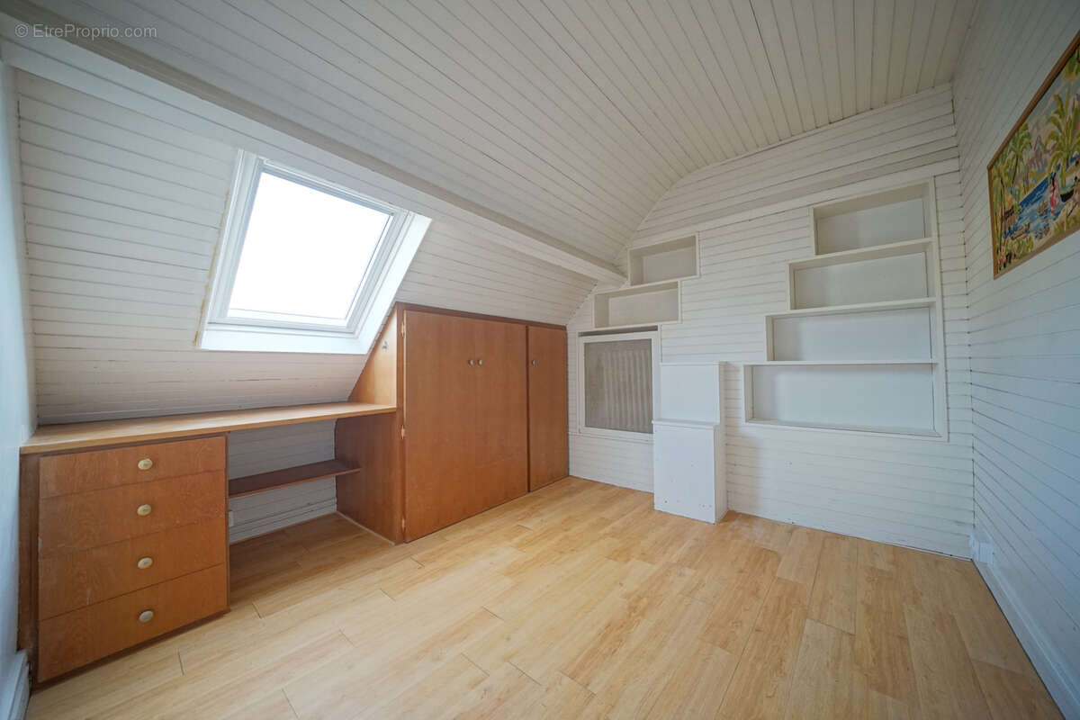 Maison à NEAUPHLE-LE-CHATEAU