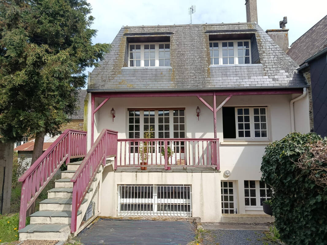 Maison à VASSY