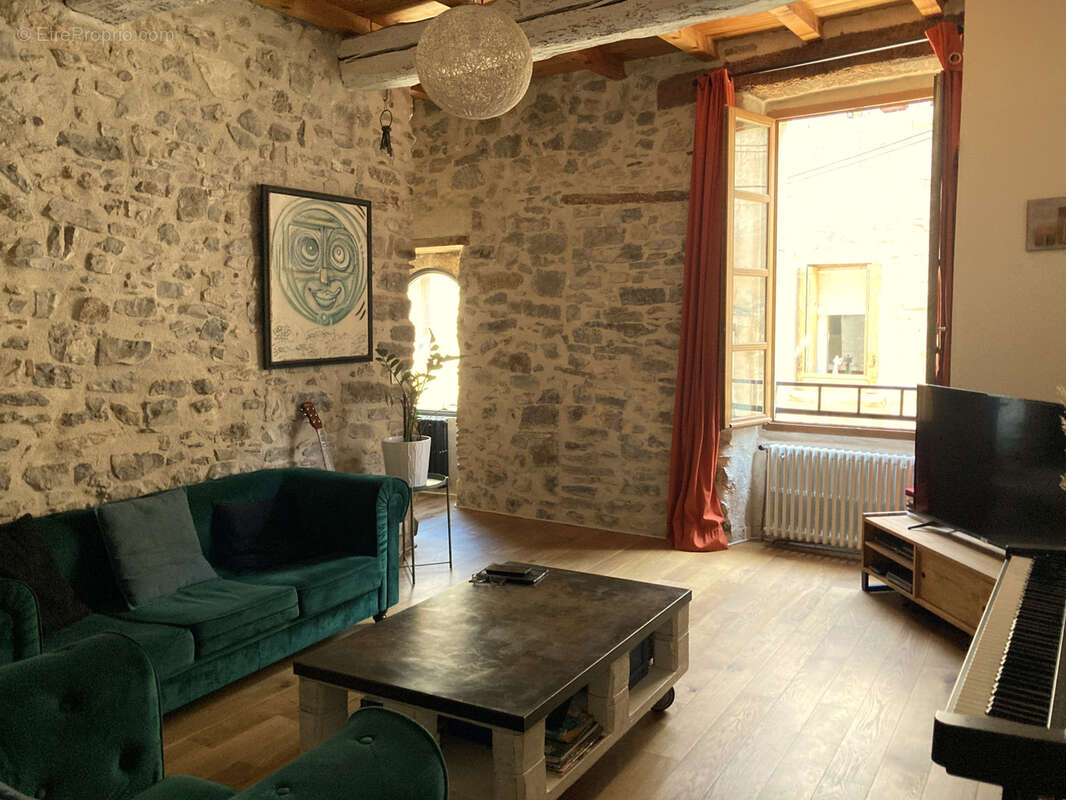 Maison à VIOLS-LE-FORT