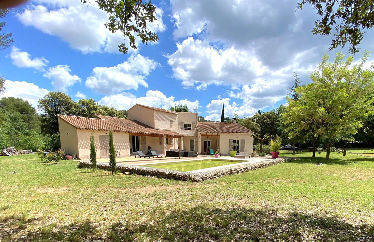 Maison à PEYROLLES-EN-PROVENCE