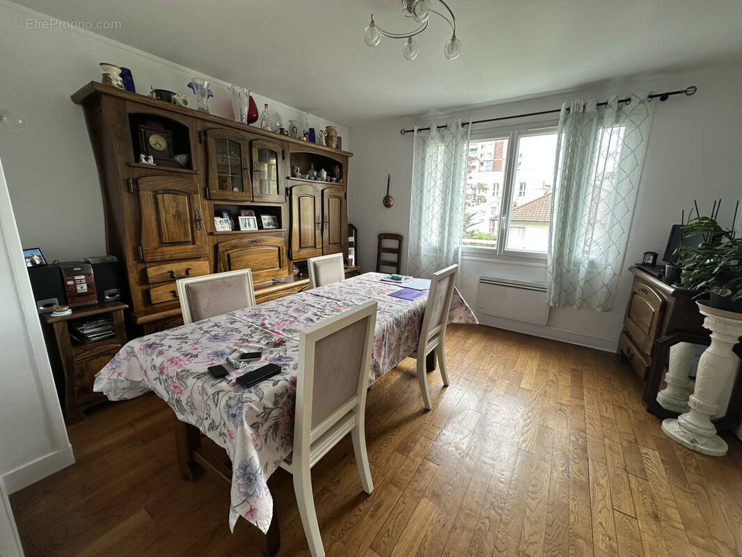 Appartement à STAINS