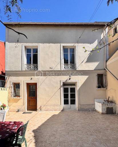 Maison à IVRY-SUR-SEINE