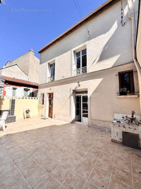 Maison à IVRY-SUR-SEINE