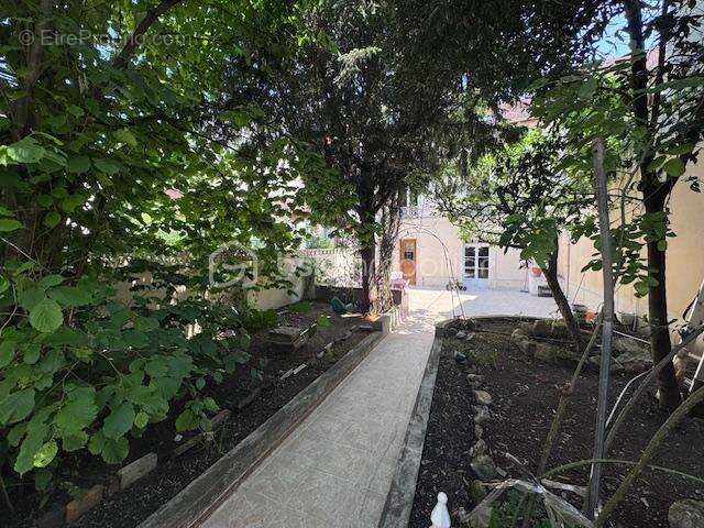 Maison à IVRY-SUR-SEINE