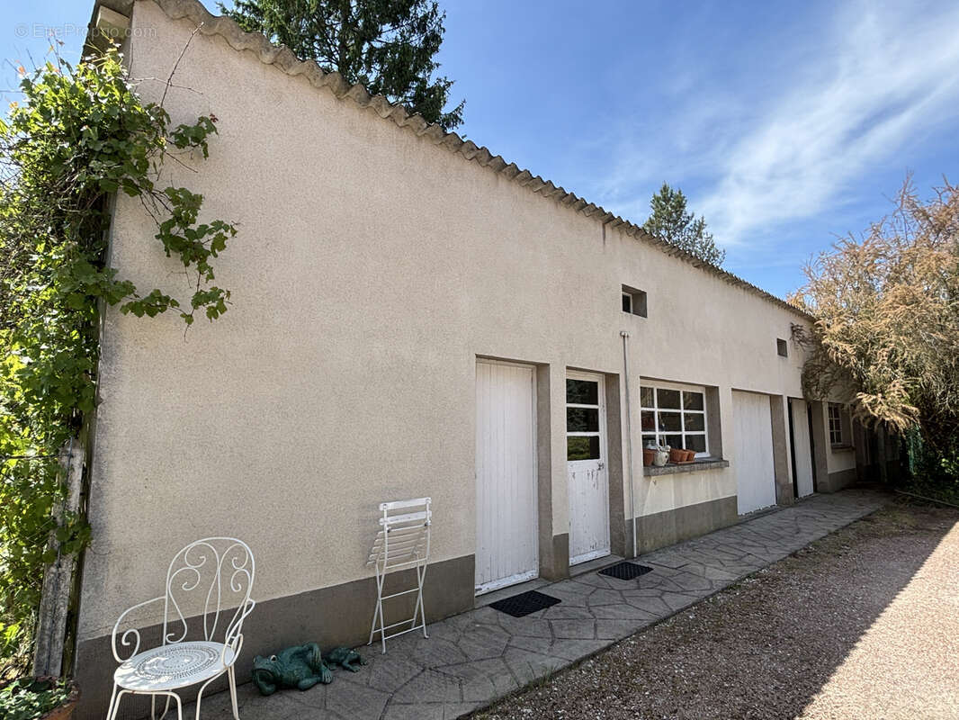 Maison à MARCILLY-EN-VILLETTE