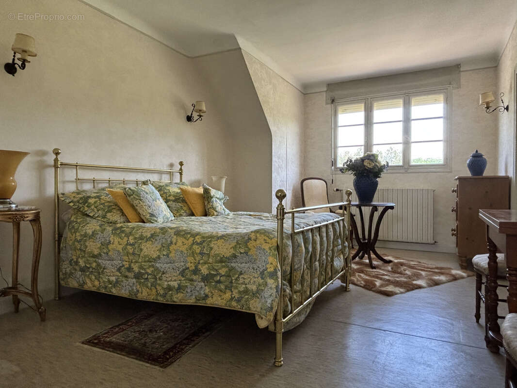 Maison à MARCILLY-EN-VILLETTE