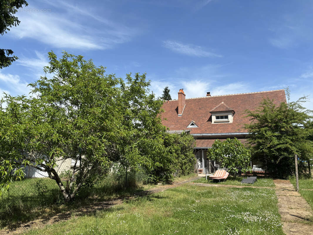 Maison à MARCILLY-EN-VILLETTE